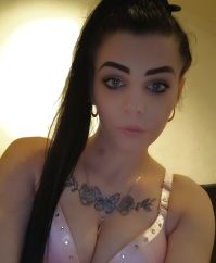 szexpartner MiskolcBettina, 21 éves