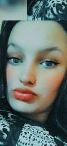 Escort Frau Dabas: Csenge 11, 22 Jahre