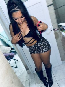 Escort Frau Budapest: Izus18, 18 Jahre