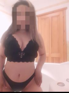 Эскорт жена Мишкольц: Alia, 24 лет