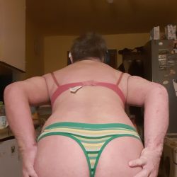 Abonyi plivia szexpartner