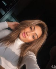 Eszter, 24 éves