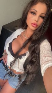 Escort Frau Pécs: Szadni, 24 Jahre
