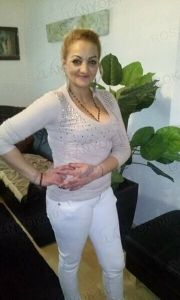 Szexpartner Cegléd: Sisi40, 40 éves