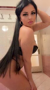 Escort Frau Pécs: Szadni, 24 Jahre