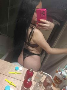 Szexpartner Mátészalka: Aminna, 18 éves