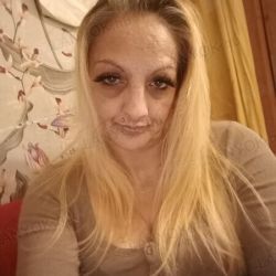 Ceglédi Sisi40 szexpartner